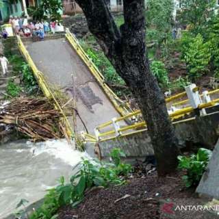 安拔拉旺县1,093户家庭受到洪灾的影响